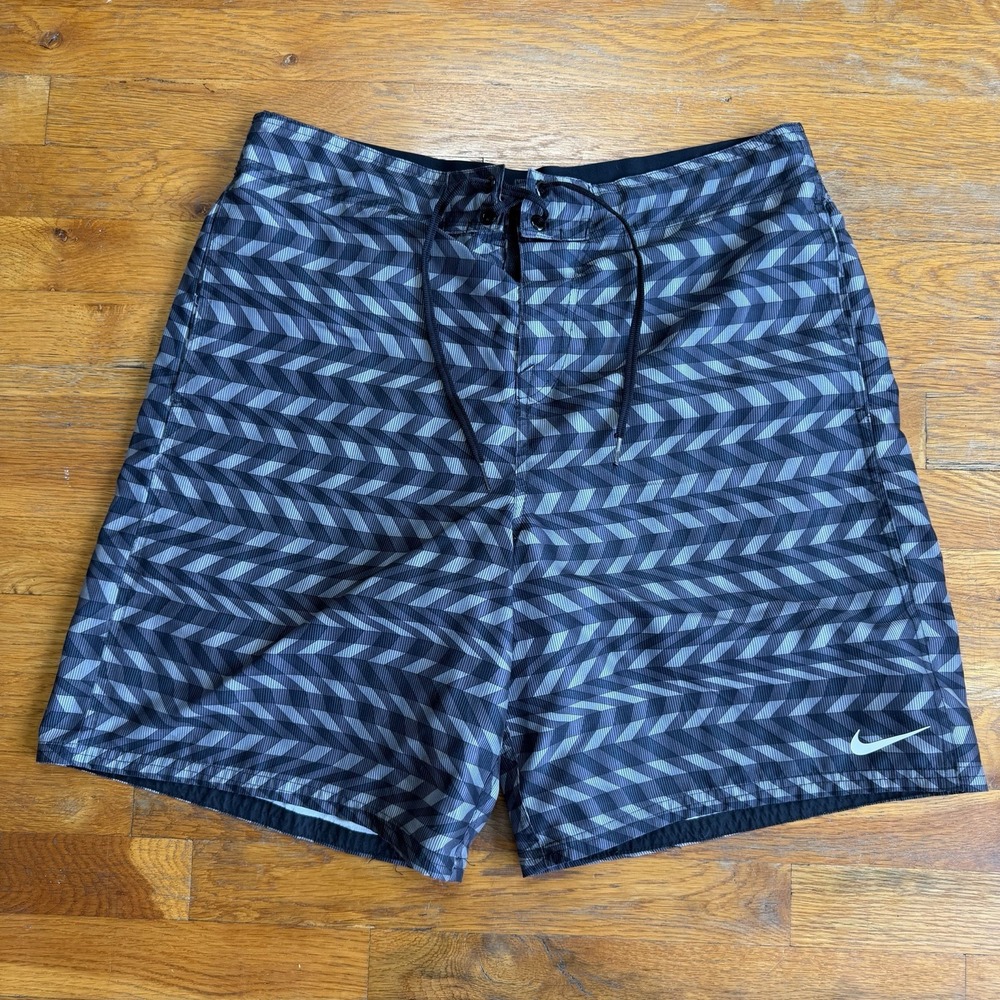 Nike Mens Swim Breaker Volley Shorts Trunks Chevron Pattern 8" Sz L Gray Black